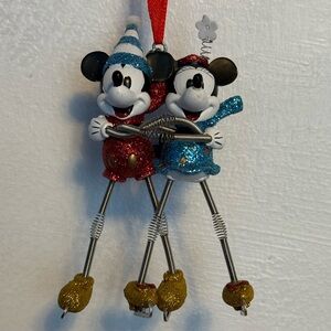 Disney 2017 Mickey & Minnie Mouse Ice Skating Sketchbook Ornament